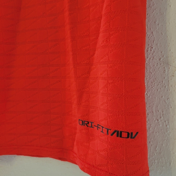 Nike Dri-Fit ADV Run Division Women's Engineered Running Tank - coral red - Picture 14 of 15